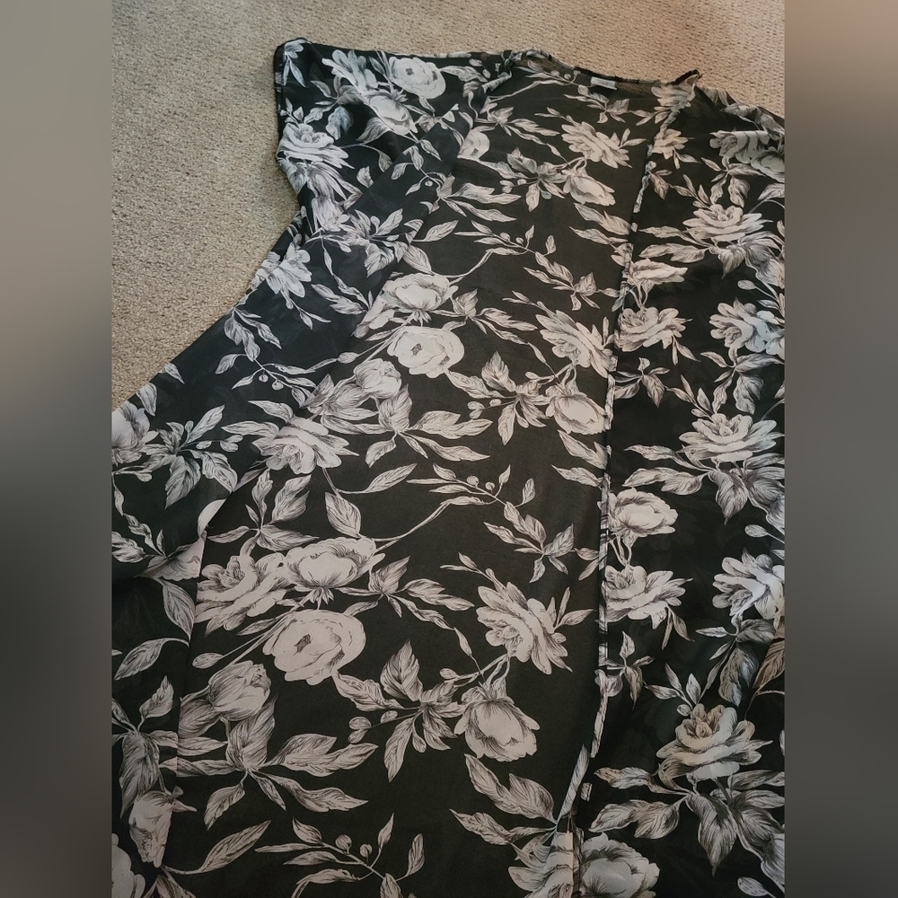 Lida Collection Floral Black and White Sheer Coverup Flowy Vest - Picture 6 of 10